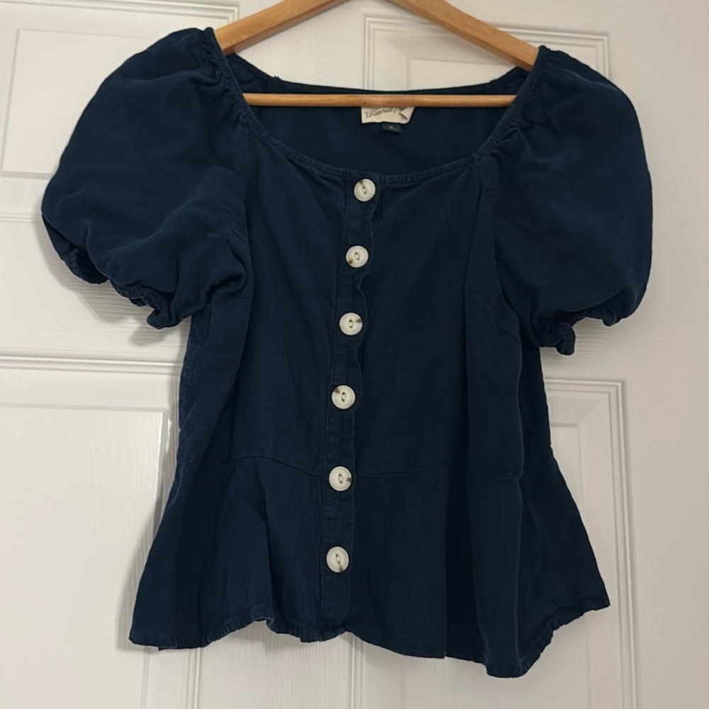 Universal Thread navy top